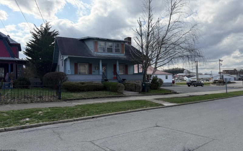 5 Meade Street, Buckhannon, West Virginia 26201, 4 Bedrooms Bedrooms, 9 Rooms Rooms,1 BathroomBathrooms,Single Family Detached,For Sale,Meade,10163676