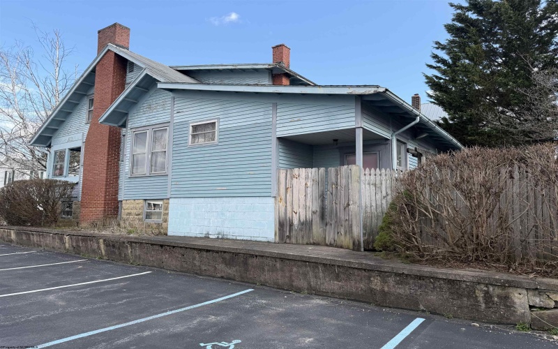 5 Meade Street, Buckhannon, West Virginia 26201, 4 Bedrooms Bedrooms, 9 Rooms Rooms,1 BathroomBathrooms,Single Family Detached,For Sale,Meade,10163676