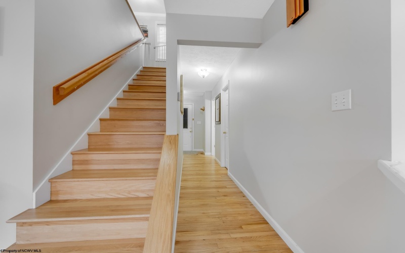 701 Park Side Lane, Morgantown, West Virginia 26501, 4 Bedrooms Bedrooms, 8 Rooms Rooms,3 BathroomsBathrooms,Single Family Detached,For Sale,Park Side,10163674