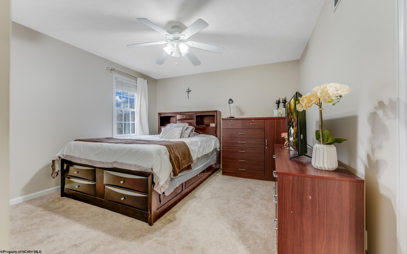 701 Park Side Lane, Morgantown, West Virginia 26501, 4 Bedrooms Bedrooms, 8 Rooms Rooms,3 BathroomsBathrooms,Single Family Detached,For Sale,Park Side,10163674