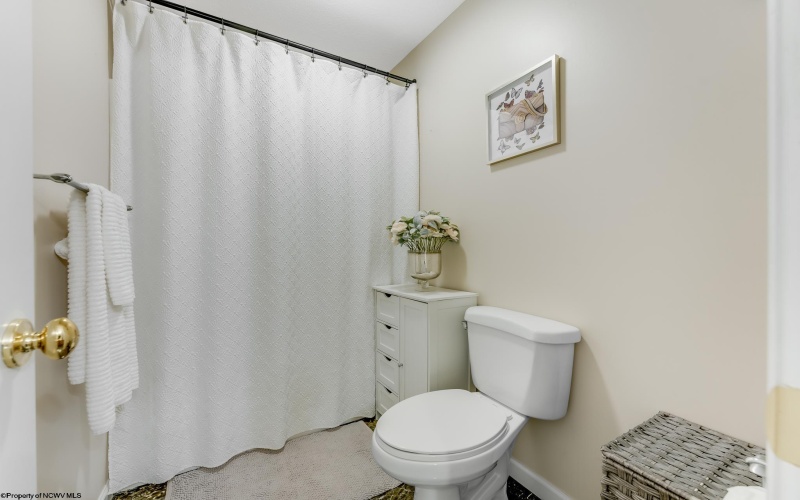 701 Park Side Lane, Morgantown, West Virginia 26501, 4 Bedrooms Bedrooms, 8 Rooms Rooms,3 BathroomsBathrooms,Single Family Detached,For Sale,Park Side,10163674