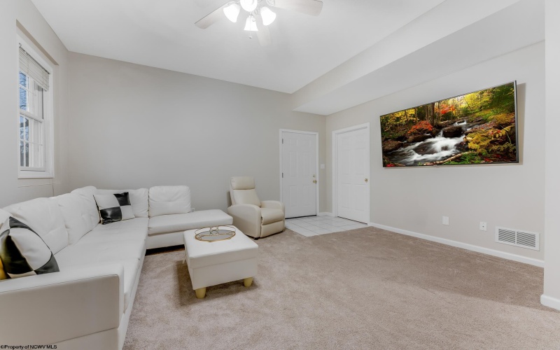 701 Park Side Lane, Morgantown, West Virginia 26501, 4 Bedrooms Bedrooms, 8 Rooms Rooms,3 BathroomsBathrooms,Single Family Detached,For Sale,Park Side,10163674