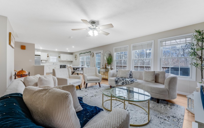 701 Park Side Lane, Morgantown, West Virginia 26501, 4 Bedrooms Bedrooms, 8 Rooms Rooms,3 BathroomsBathrooms,Single Family Detached,For Sale,Park Side,10163674