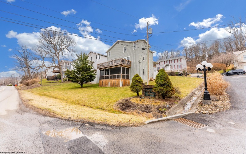 701 Park Side Lane, Morgantown, West Virginia 26501, 4 Bedrooms Bedrooms, 8 Rooms Rooms,3 BathroomsBathrooms,Single Family Detached,For Sale,Park Side,10163674