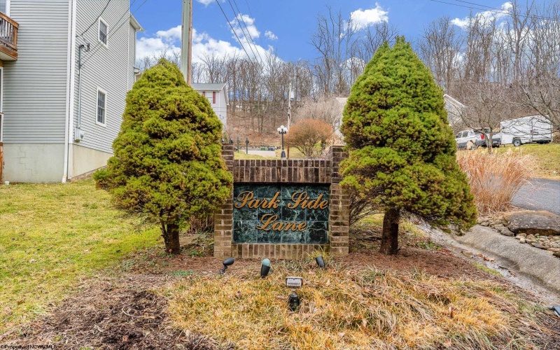 701 Park Side Lane, Morgantown, West Virginia 26501, 4 Bedrooms Bedrooms, 8 Rooms Rooms,3 BathroomsBathrooms,Single Family Detached,For Sale,Park Side,10163674