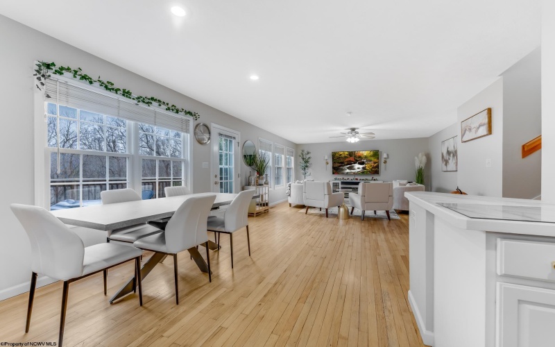 701 Park Side Lane, Morgantown, West Virginia 26501, 4 Bedrooms Bedrooms, 8 Rooms Rooms,3 BathroomsBathrooms,Single Family Detached,For Sale,Park Side,10163674