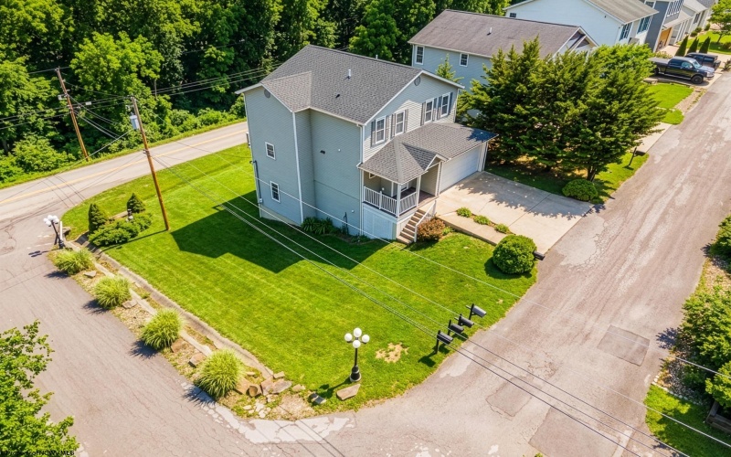 701 Park Side Lane, Morgantown, West Virginia 26501, 4 Bedrooms Bedrooms, 8 Rooms Rooms,3 BathroomsBathrooms,Single Family Detached,For Sale,Park Side,10163674