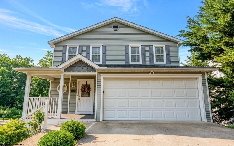 701 Park Side Lane, Morgantown, West Virginia 26501, 4 Bedrooms Bedrooms, 8 Rooms Rooms,3 BathroomsBathrooms,Single Family Detached,For Sale,Park Side,10163674