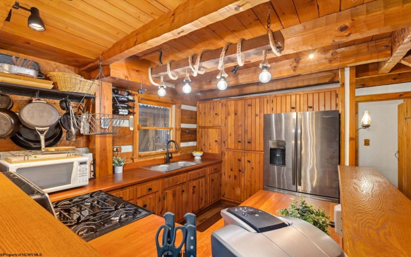 134 Azalea Lane, Terra Alta, West Virginia 26764, 2 Bedrooms Bedrooms, 6 Rooms Rooms,2 BathroomsBathrooms,Single Family Detached,For Sale,Azalea,10163673