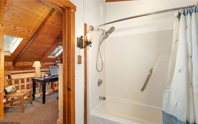 134 Azalea Lane, Terra Alta, West Virginia 26764, 2 Bedrooms Bedrooms, 6 Rooms Rooms,2 BathroomsBathrooms,Single Family Detached,For Sale,Azalea,10163673