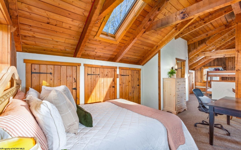 134 Azalea Lane, Terra Alta, West Virginia 26764, 2 Bedrooms Bedrooms, 6 Rooms Rooms,2 BathroomsBathrooms,Single Family Detached,For Sale,Azalea,10163673