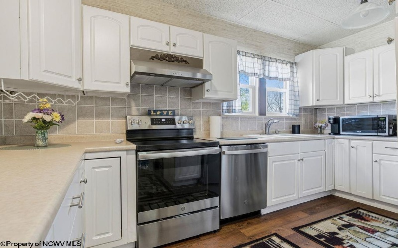 228 Jefferson Street, Bridgeport, West Virginia 26330, 3 Bedrooms Bedrooms, 8 Rooms Rooms,2 BathroomsBathrooms,Single Family Detached,For Sale,Jefferson,10163661