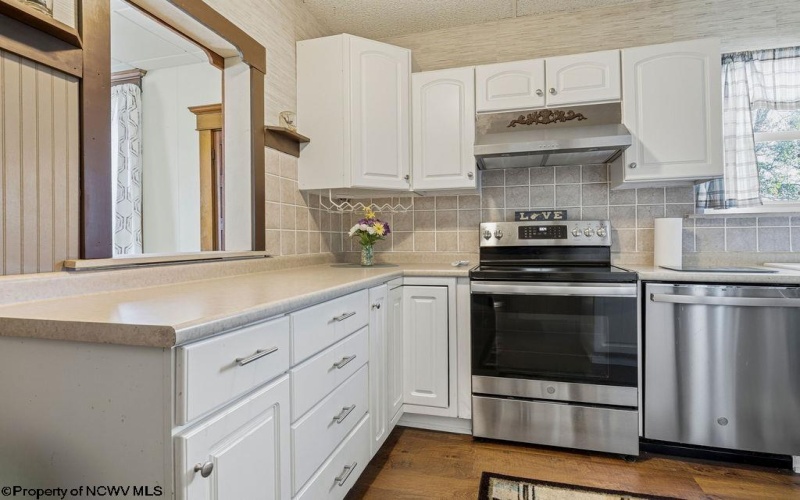 228 Jefferson Street, Bridgeport, West Virginia 26330, 3 Bedrooms Bedrooms, 8 Rooms Rooms,2 BathroomsBathrooms,Single Family Detached,For Sale,Jefferson,10163661