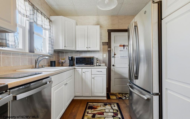 228 Jefferson Street, Bridgeport, West Virginia 26330, 3 Bedrooms Bedrooms, 8 Rooms Rooms,2 BathroomsBathrooms,Single Family Detached,For Sale,Jefferson,10163661