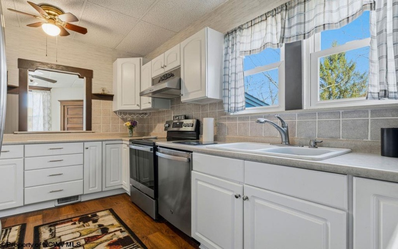 228 Jefferson Street, Bridgeport, West Virginia 26330, 3 Bedrooms Bedrooms, 8 Rooms Rooms,2 BathroomsBathrooms,Single Family Detached,For Sale,Jefferson,10163661