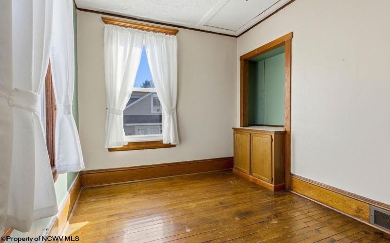 228 Jefferson Street, Bridgeport, West Virginia 26330, 3 Bedrooms Bedrooms, 8 Rooms Rooms,2 BathroomsBathrooms,Single Family Detached,For Sale,Jefferson,10163661