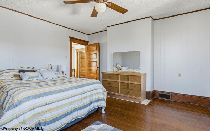 228 Jefferson Street, Bridgeport, West Virginia 26330, 3 Bedrooms Bedrooms, 8 Rooms Rooms,2 BathroomsBathrooms,Single Family Detached,For Sale,Jefferson,10163661