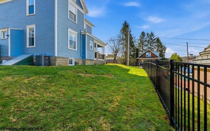 228 Jefferson Street, Bridgeport, West Virginia 26330, 3 Bedrooms Bedrooms, 8 Rooms Rooms,2 BathroomsBathrooms,Single Family Detached,For Sale,Jefferson,10163661