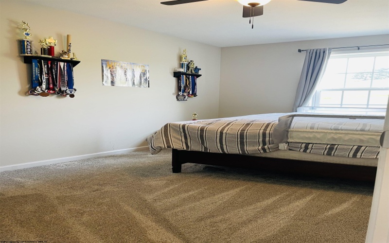 63 Kingston Drive, Bridgeport, West Virginia 26330, 5 Bedrooms Bedrooms, 10 Rooms Rooms,4 BathroomsBathrooms,Single Family Detached,For Sale,Kingston,10163665