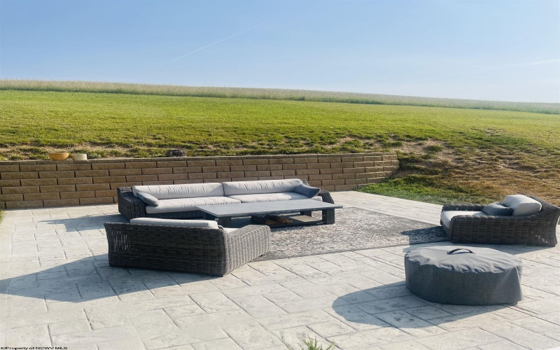 63 Kingston Drive, Bridgeport, West Virginia 26330, 5 Bedrooms Bedrooms, 10 Rooms Rooms,4 BathroomsBathrooms,Single Family Detached,For Sale,Kingston,10163665