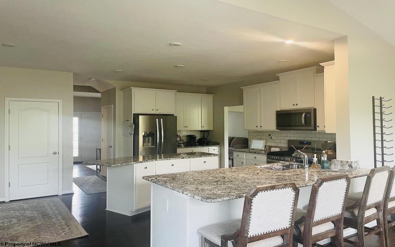 63 Kingston Drive, Bridgeport, West Virginia 26330, 5 Bedrooms Bedrooms, 10 Rooms Rooms,4 BathroomsBathrooms,Single Family Detached,For Sale,Kingston,10163665