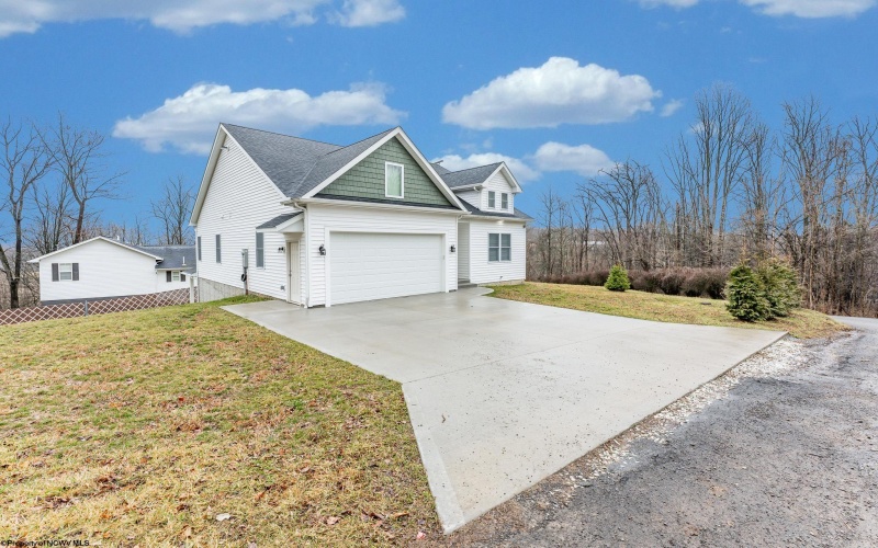 83 Warm Hollow Road, Morgantown, West Virginia 26508, 4 Bedrooms Bedrooms, 8 Rooms Rooms,3 BathroomsBathrooms,Single Family Detached,For Sale,Warm Hollow,10163666