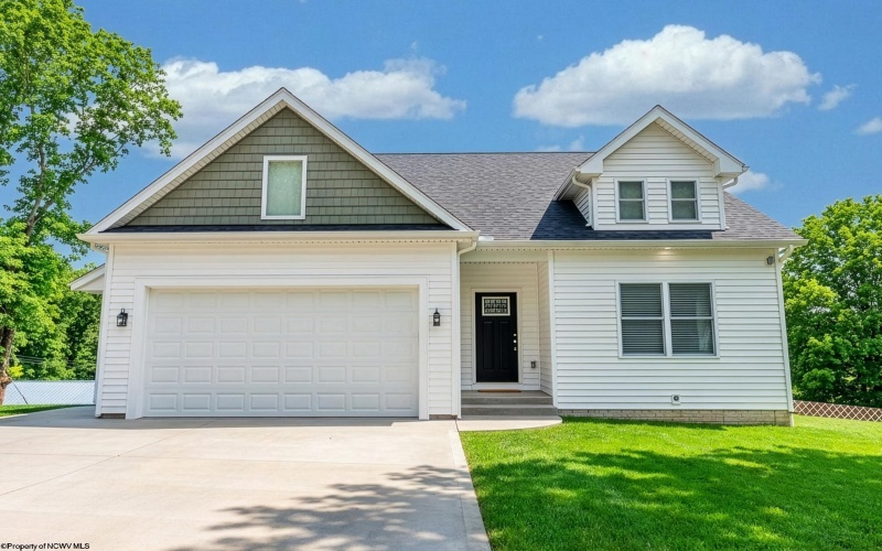 83 Warm Hollow Road, Morgantown, West Virginia 26508, 4 Bedrooms Bedrooms, 8 Rooms Rooms,3 BathroomsBathrooms,Single Family Detached,For Sale,Warm Hollow,10163666