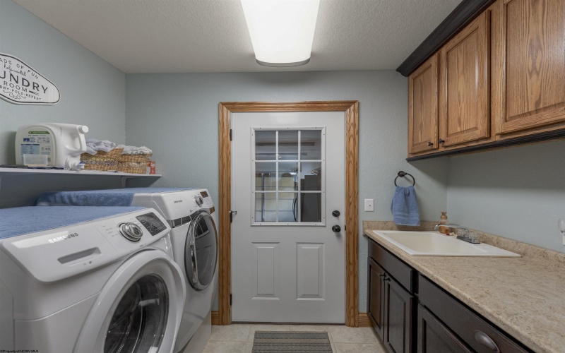 335 Sullivan Drive, Elkins, West Virginia 26241, 3 Bedrooms Bedrooms, 8 Rooms Rooms,2 BathroomsBathrooms,Single Family Detached,For Sale,Sullivan,10163668