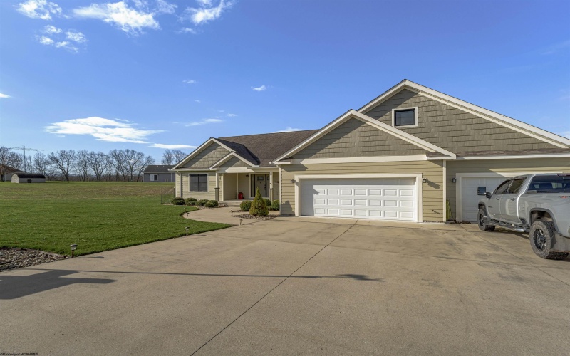 335 Sullivan Drive, Elkins, West Virginia 26241, 3 Bedrooms Bedrooms, 8 Rooms Rooms,2 BathroomsBathrooms,Single Family Detached,For Sale,Sullivan,10163668