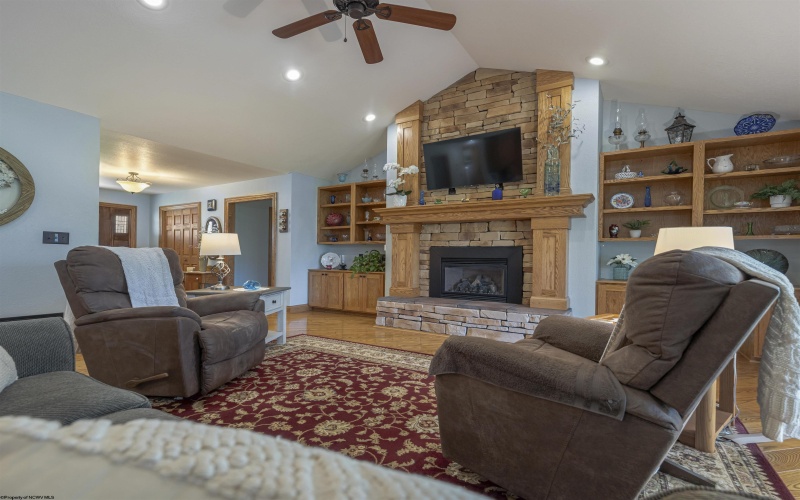 335 Sullivan Drive, Elkins, West Virginia 26241, 3 Bedrooms Bedrooms, 8 Rooms Rooms,2 BathroomsBathrooms,Single Family Detached,For Sale,Sullivan,10163668