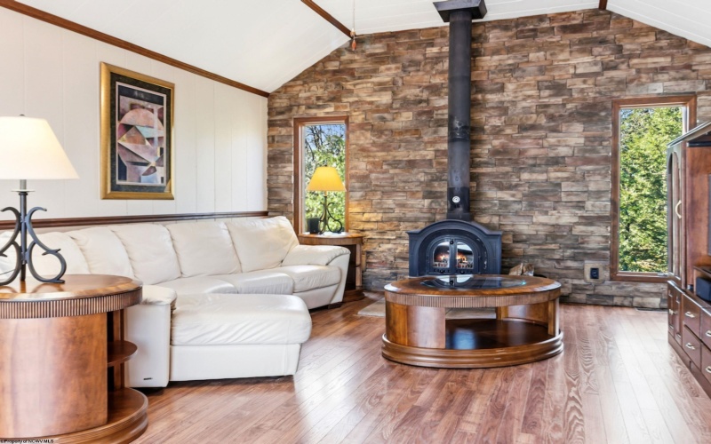 48 Raven Rock Drive, Morgantown, West Virginia 26508, 4 Bedrooms Bedrooms, 8 Rooms Rooms,2 BathroomsBathrooms,Single Family Detached,For Sale,Raven Rock,10163670