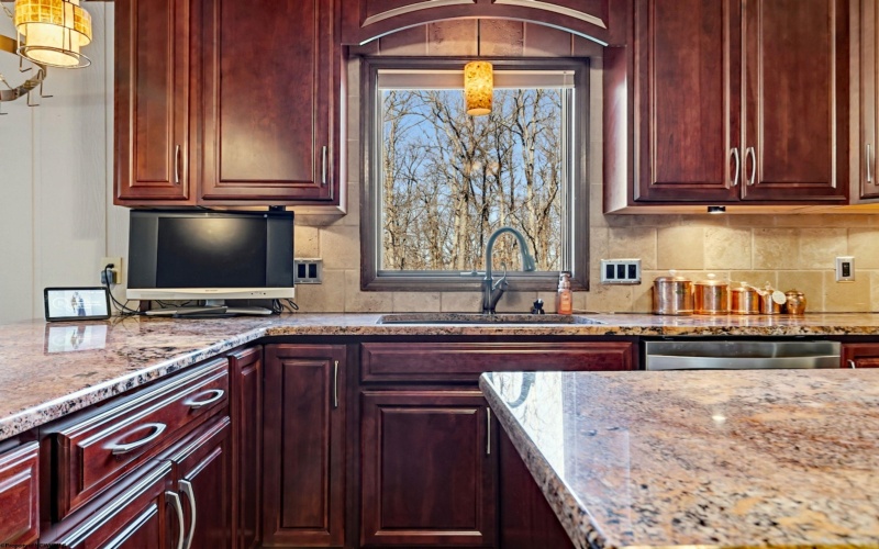 48 Raven Rock Drive, Morgantown, West Virginia 26508, 4 Bedrooms Bedrooms, 8 Rooms Rooms,2 BathroomsBathrooms,Single Family Detached,For Sale,Raven Rock,10163670