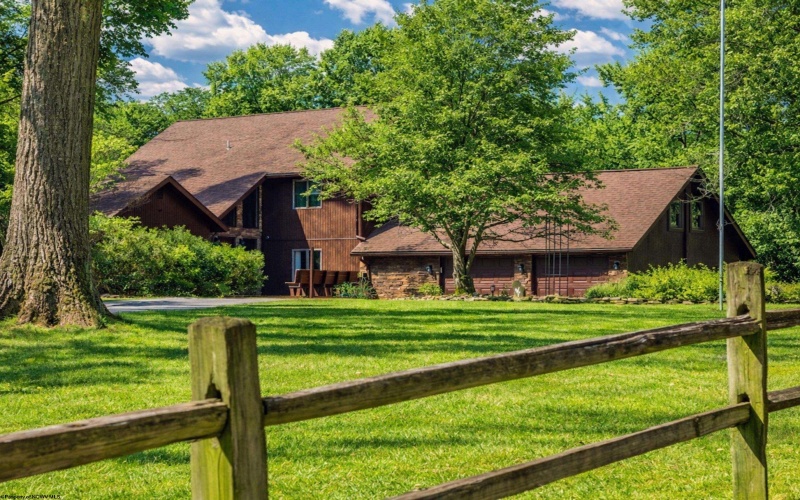 48 Raven Rock Drive, Morgantown, West Virginia 26508, 4 Bedrooms Bedrooms, 8 Rooms Rooms,2 BathroomsBathrooms,Single Family Detached,For Sale,Raven Rock,10163670