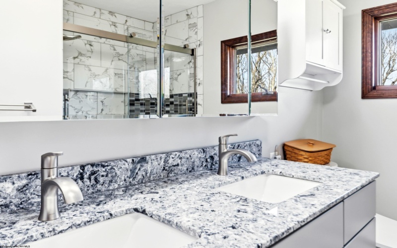 48 Raven Rock Drive, Morgantown, West Virginia 26508, 4 Bedrooms Bedrooms, 8 Rooms Rooms,2 BathroomsBathrooms,Single Family Detached,For Sale,Raven Rock,10163670