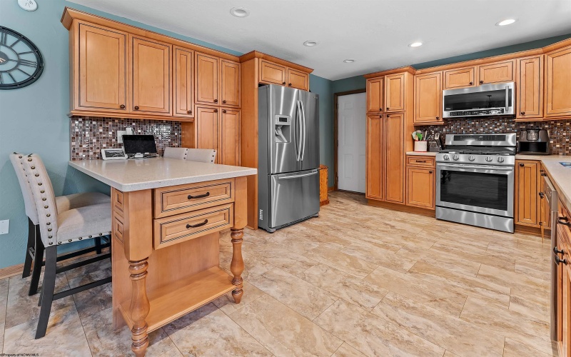 102 Lemont Court, Fairmont, West Virginia 26554, 3 Bedrooms Bedrooms, 7 Rooms Rooms,2 BathroomsBathrooms,Single Family Detached,For Sale,Lemont,10163671