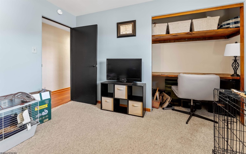 102 Lemont Court, Fairmont, West Virginia 26554, 3 Bedrooms Bedrooms, 7 Rooms Rooms,2 BathroomsBathrooms,Single Family Detached,For Sale,Lemont,10163671