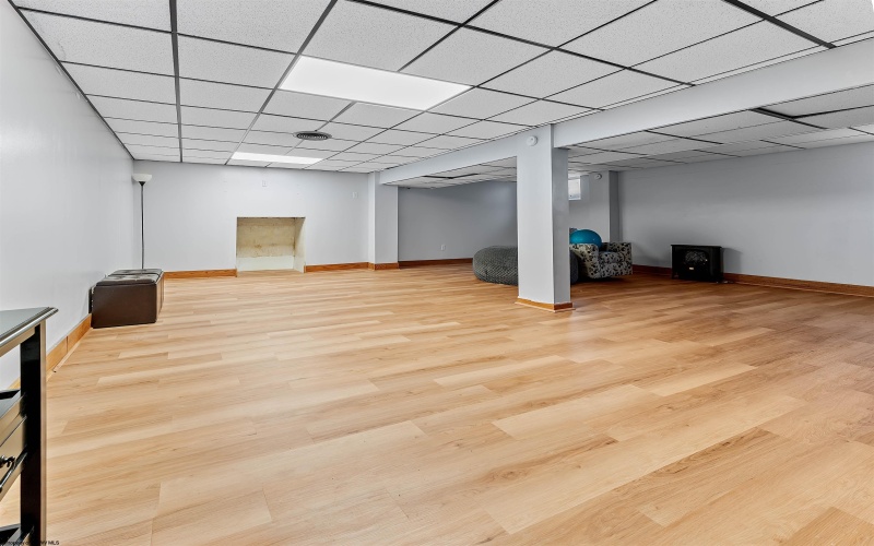 102 Lemont Court, Fairmont, West Virginia 26554, 3 Bedrooms Bedrooms, 7 Rooms Rooms,2 BathroomsBathrooms,Single Family Detached,For Sale,Lemont,10163671