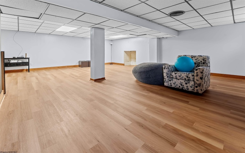 102 Lemont Court, Fairmont, West Virginia 26554, 3 Bedrooms Bedrooms, 7 Rooms Rooms,2 BathroomsBathrooms,Single Family Detached,For Sale,Lemont,10163671