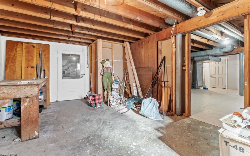 102 Lemont Court, Fairmont, West Virginia 26554, 3 Bedrooms Bedrooms, 7 Rooms Rooms,2 BathroomsBathrooms,Single Family Detached,For Sale,Lemont,10163671