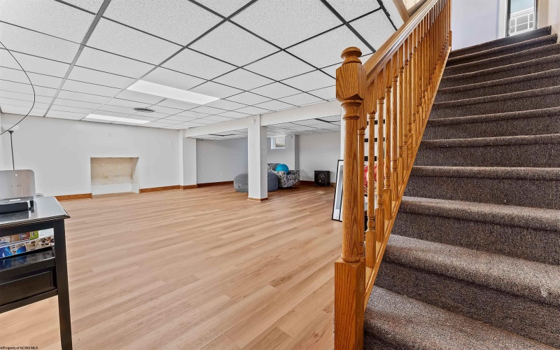 102 Lemont Court, Fairmont, West Virginia 26554, 3 Bedrooms Bedrooms, 7 Rooms Rooms,2 BathroomsBathrooms,Single Family Detached,For Sale,Lemont,10163671