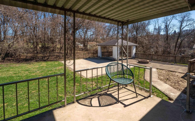 102 Lemont Court, Fairmont, West Virginia 26554, 3 Bedrooms Bedrooms, 7 Rooms Rooms,2 BathroomsBathrooms,Single Family Detached,For Sale,Lemont,10163671