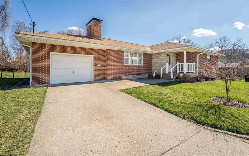 102 Lemont Court, Fairmont, West Virginia 26554, 3 Bedrooms Bedrooms, 7 Rooms Rooms,2 BathroomsBathrooms,Single Family Detached,For Sale,Lemont,10163671