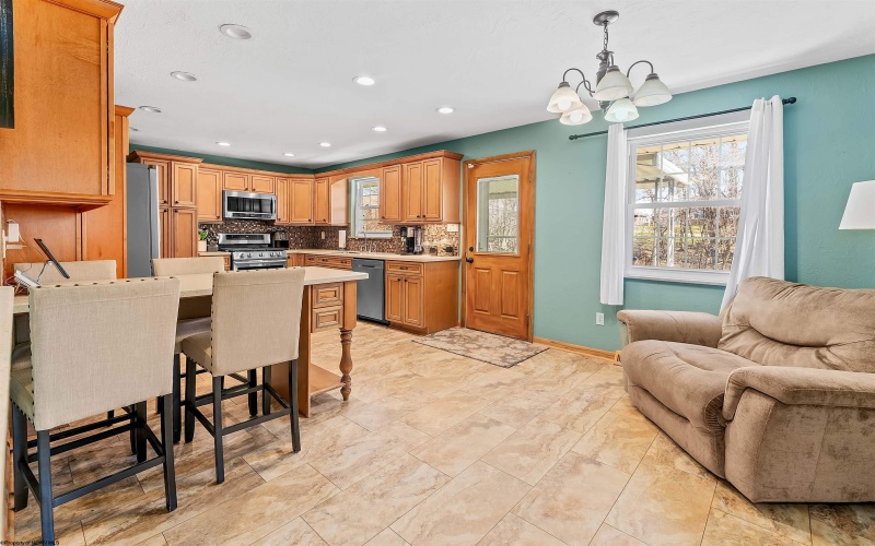 102 Lemont Court, Fairmont, West Virginia 26554, 3 Bedrooms Bedrooms, 7 Rooms Rooms,2 BathroomsBathrooms,Single Family Detached,For Sale,Lemont,10163671