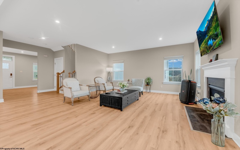 243 Falling Water Lane, Morgantown, West Virginia 26508, 3 Bedrooms Bedrooms, 8 Rooms Rooms,3 BathroomsBathrooms,Single Family Detached,For Sale,Falling Water,10163679