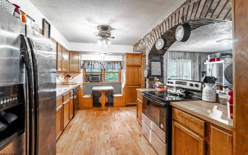 405 Catawba Road, Fairmont, West Virginia 26554, 2 Bedrooms Bedrooms, 9 Rooms Rooms,1 BathroomBathrooms,Single Family Detached,For Sale,Catawba,10161960