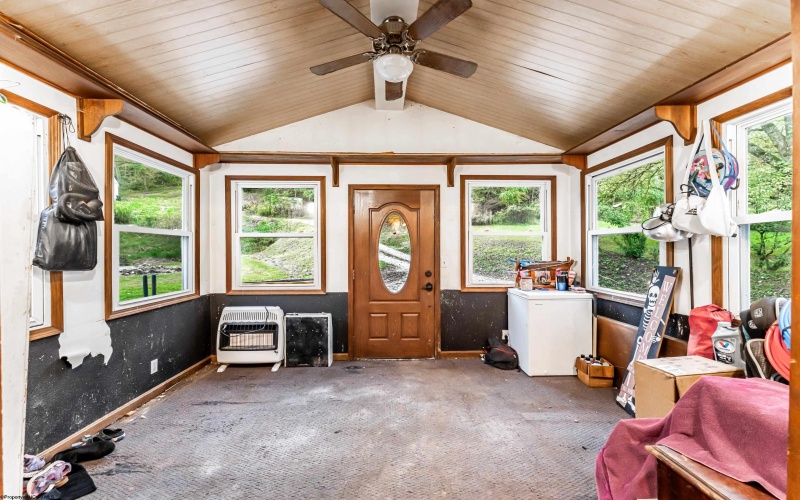 405 Catawba Road, Fairmont, West Virginia 26554, 2 Bedrooms Bedrooms, 9 Rooms Rooms,1 BathroomBathrooms,Single Family Detached,For Sale,Catawba,10161960