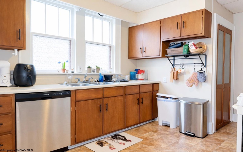 263 Overdale Street, Morgantown, West Virginia 26501, 3 Bedrooms Bedrooms, 8 Rooms Rooms,1 BathroomBathrooms,Single Family Detached,For Sale,Overdale,10163677