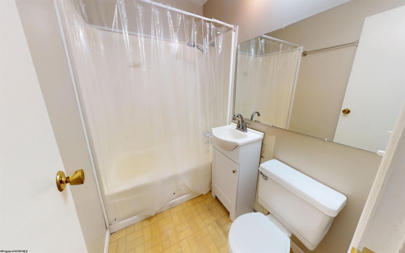 106 Apolla Drive, Morgantown, West Virginia 26501, 3 Bedrooms Bedrooms, 6 Rooms Rooms,2 BathroomsBathrooms,Single Family Detached,For Sale,Apolla,10163678