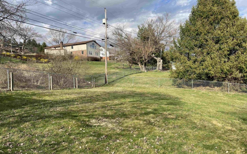 106 Apolla Drive, Morgantown, West Virginia 26501, 3 Bedrooms Bedrooms, 6 Rooms Rooms,2 BathroomsBathrooms,Single Family Detached,For Sale,Apolla,10163678