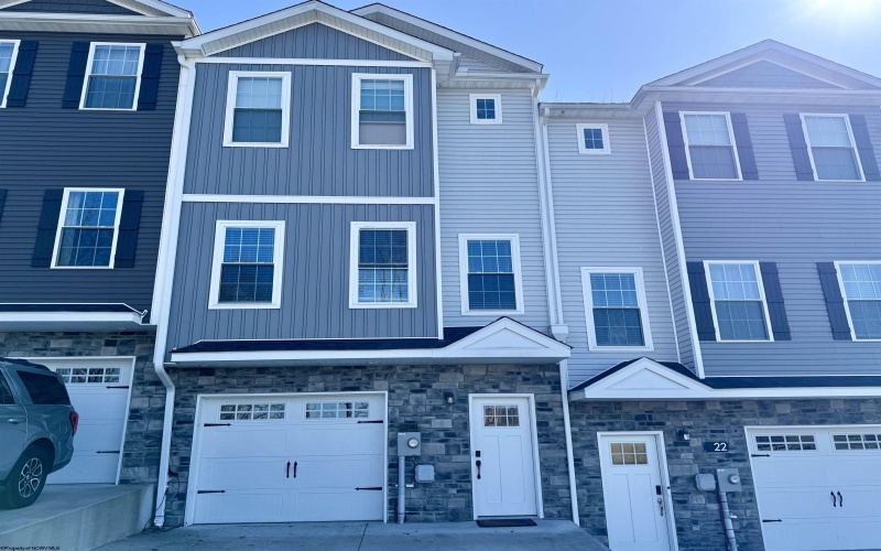 24 Misty Lane, Fairmont, West Virginia 26554, 3 Bedrooms Bedrooms, 6 Rooms Rooms,2 BathroomsBathrooms,Single Family Attached,For Sale,Misty,10163682